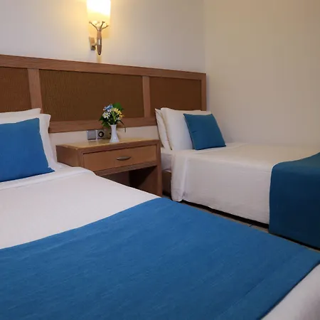 Ξενοδοχείο Labranda Mares 5*